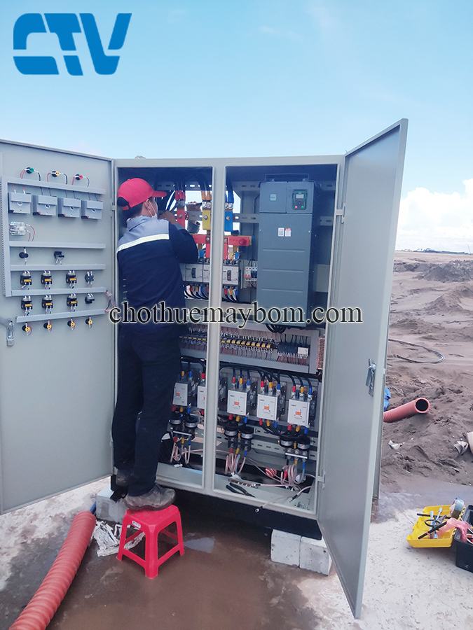 Tủ điện điều khiển cụm máy bơm tăng áp công nghiệp 75Kw bằng biến tần